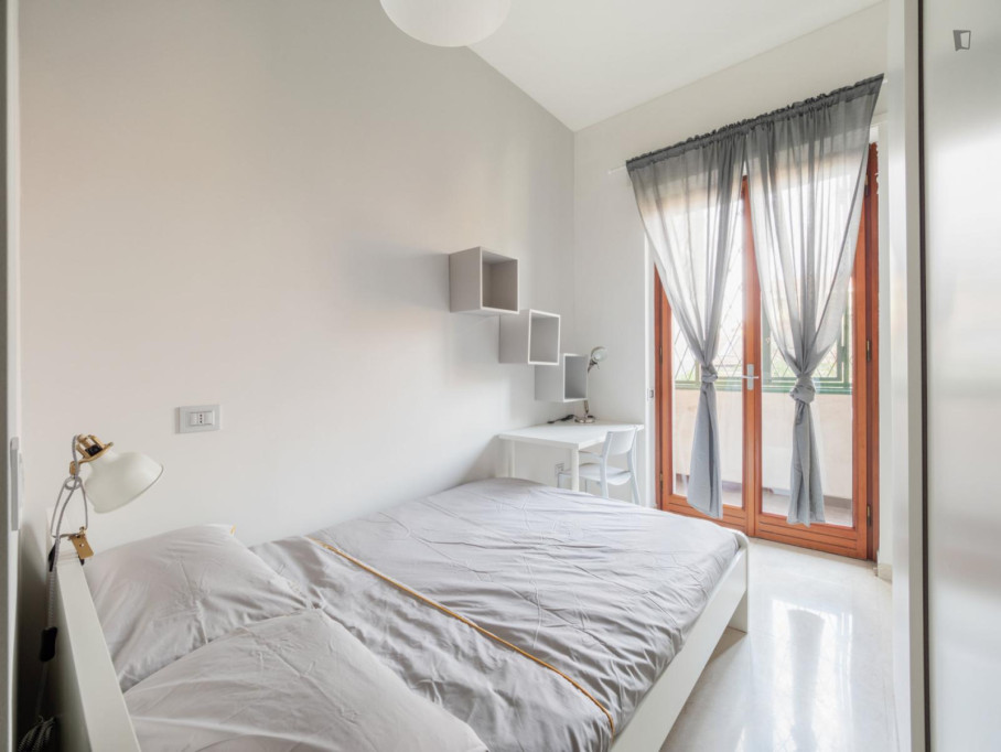 Tasteful double bedroom in Guastalla - Milan - chambre - ImmoJeune
