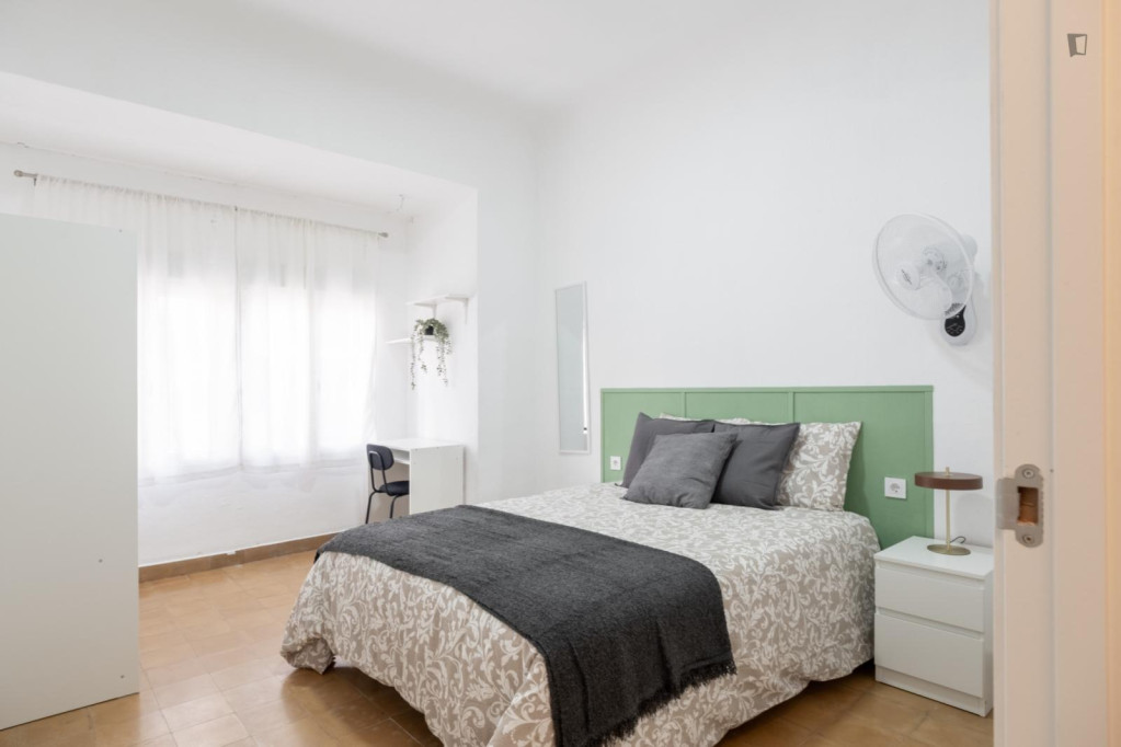 Nice double bedroom near Marq - Castillo metro - Alicante - chambre - ImmoJeune