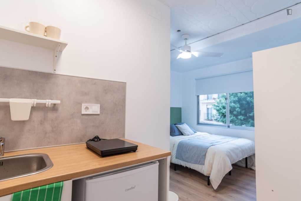 Charming double ensuite bedroom with a kitchenette, in Aldaia - Valence - chambre - ImmoJeune