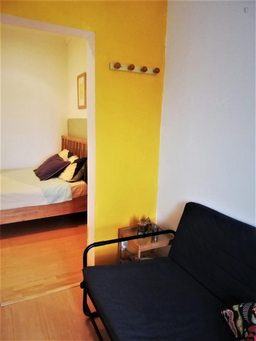 Twin bedroom in colourful 5-bedroom flat near the central Avenida da Liberdade