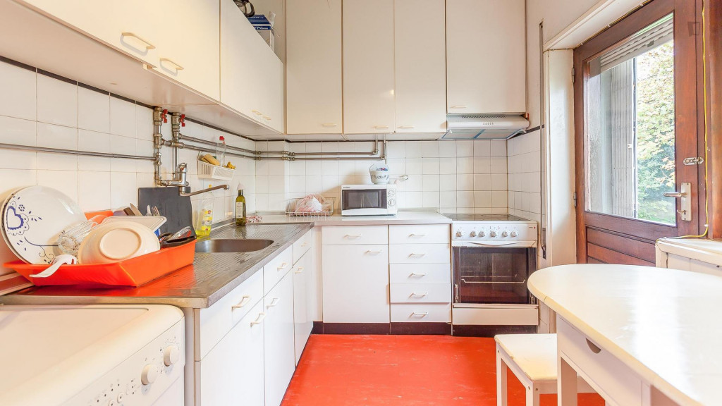 Double bedroom near Sete Bicas metro station
