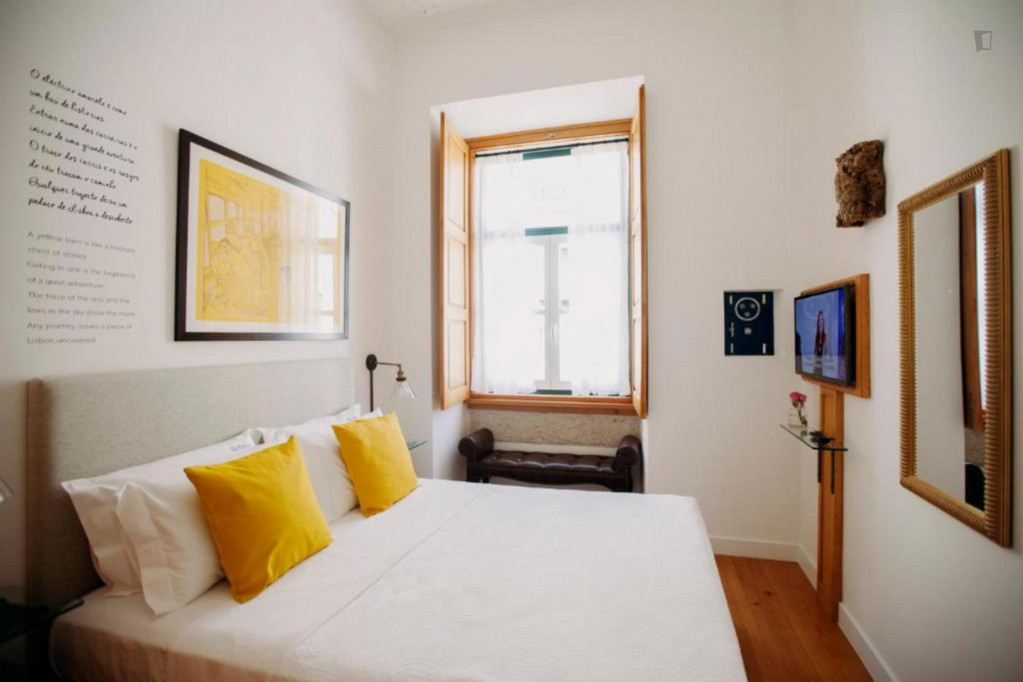 2-Bedroom apartment near Arco da Rua Augusta