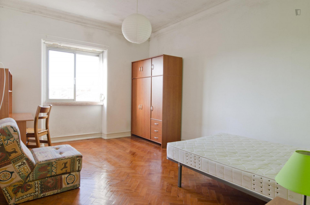 Well-located single bedroom in trendy Alvalade neighbourhood