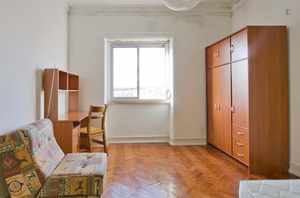 Well-located single bedroom in trendy Alvalade neighbourhood