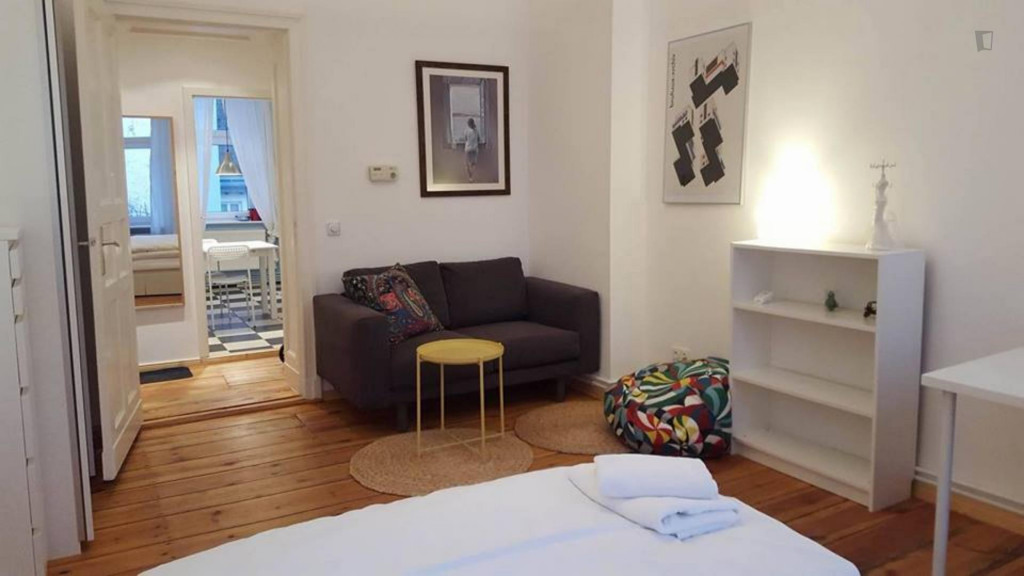 Charming 1-bedroom apartment near Schönhauser Allee Station