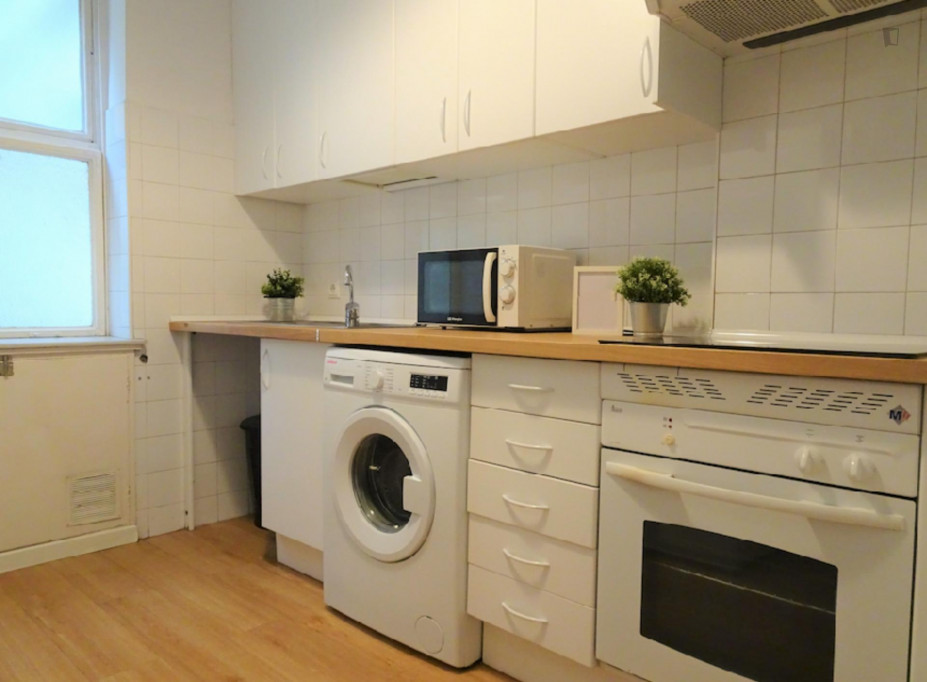 Cool double bedroom near Rubén Darío metro station