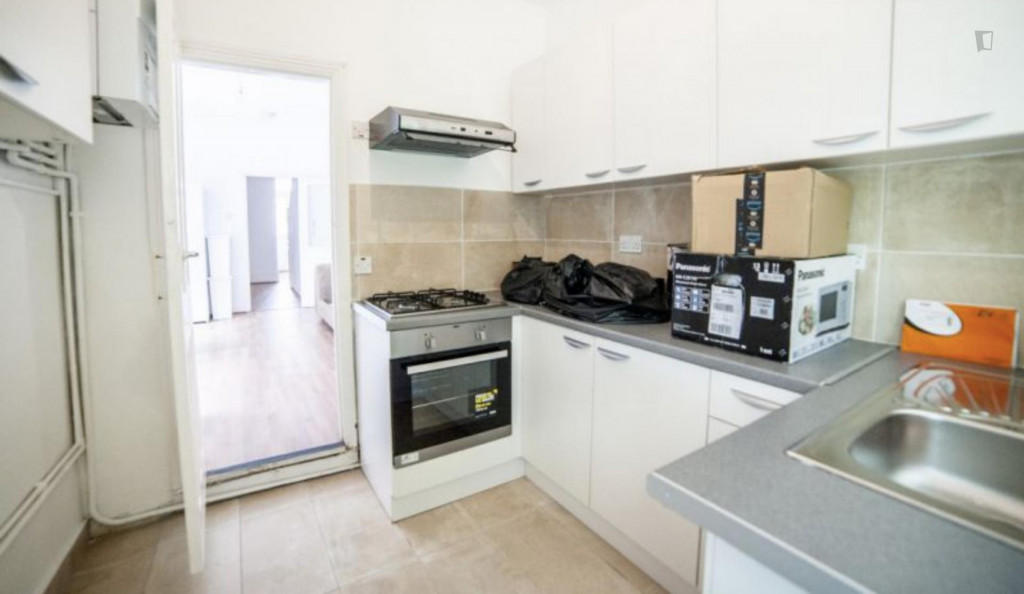 Bright bedroom in Noel Park