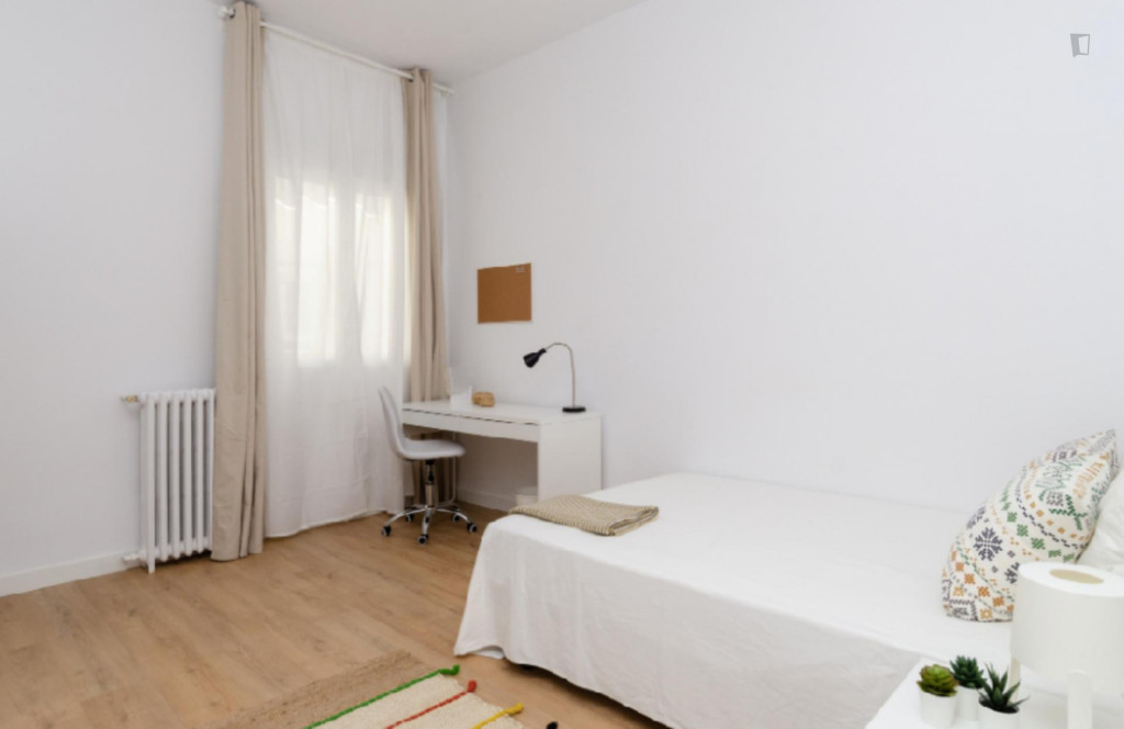 Cozy double bedroom near Canal metro station