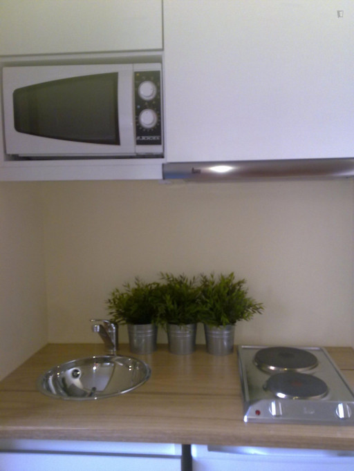 Nice studio in proximity to Faria Guimarães metro station