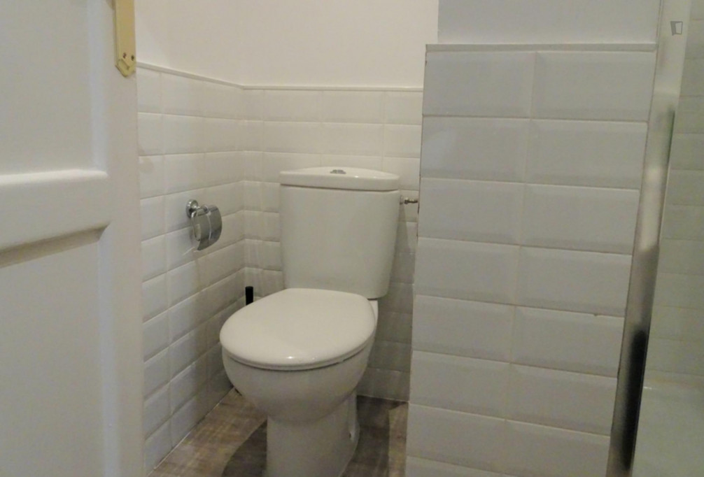 Comfortable single bedroom near Rubén Darío metro station