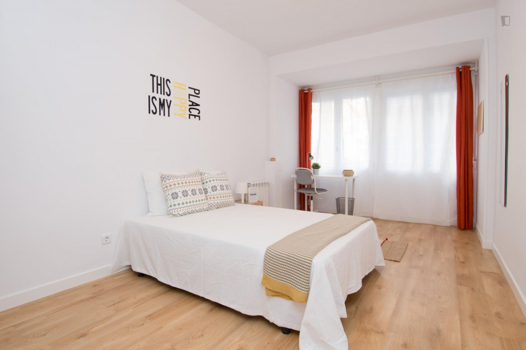 Bright double bedroom in Tetuan