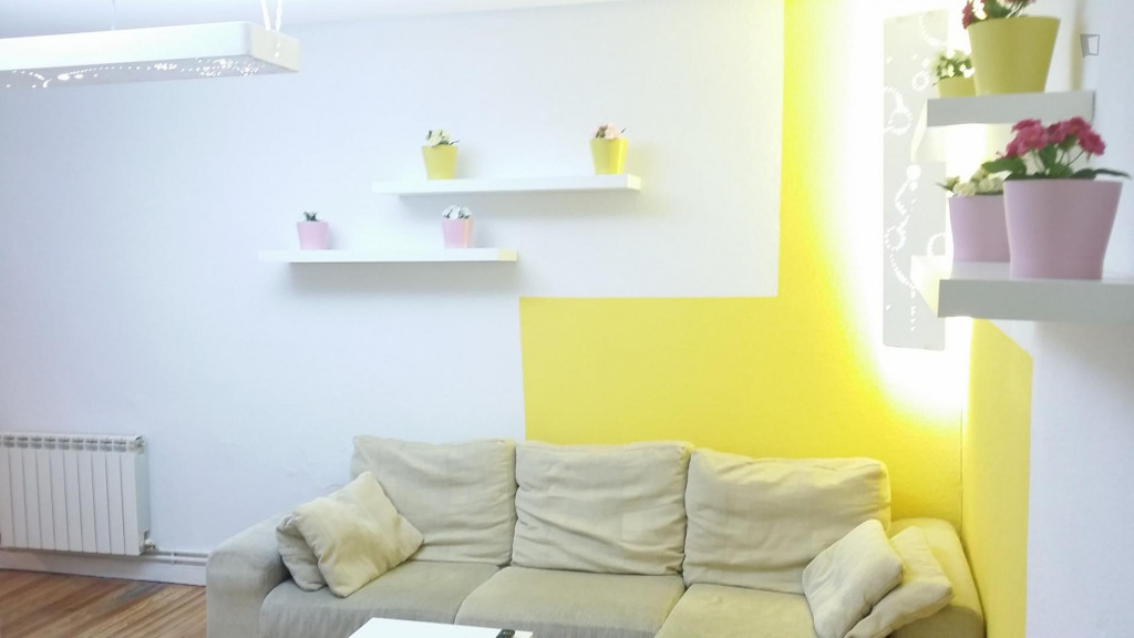 Cool double bedroom in well-connected Trafalgar neighbourhood