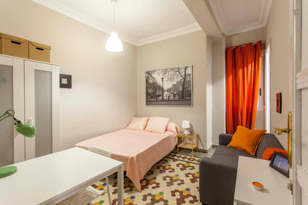 Snug double ensuite bedroom in Morvedre - Valence - chambre - ImmoJeune