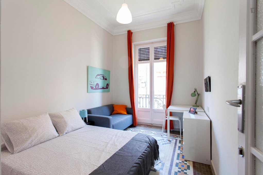 Admirable double bedroom with a balcony, in the Gran Via neighbourhood - Valence - chambre - ImmoJeune