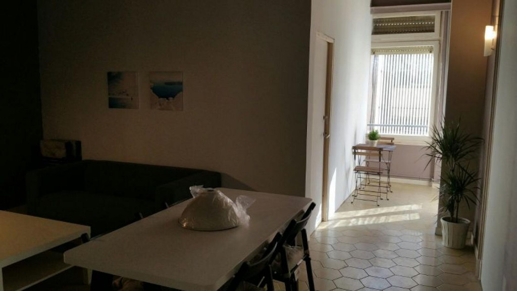 Double bedroom, with balcony, in 8-bedroom apartment