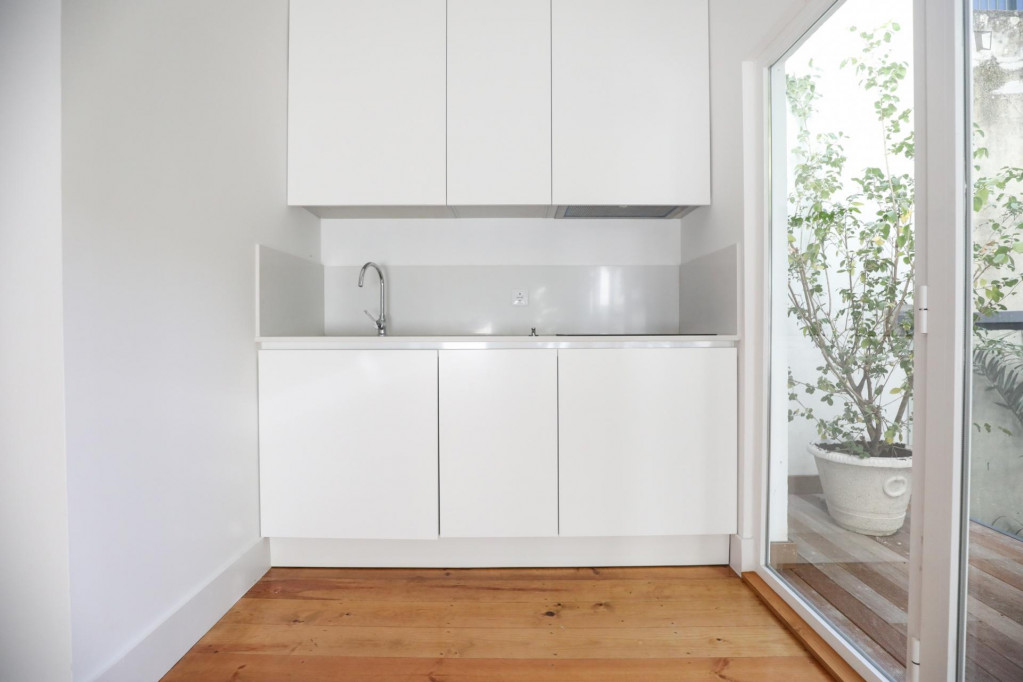 Amazing ensuite double bedroom with a balcony in Anjos