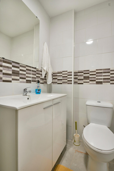 Single bedroom close to Alameda Metro Station