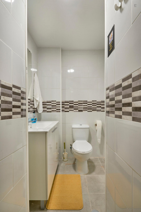 Single bedroom close to Alameda Metro Station