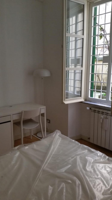 Double bedroom in a 3-bedroom apartment near Piazza dei Prati degli Strozzi