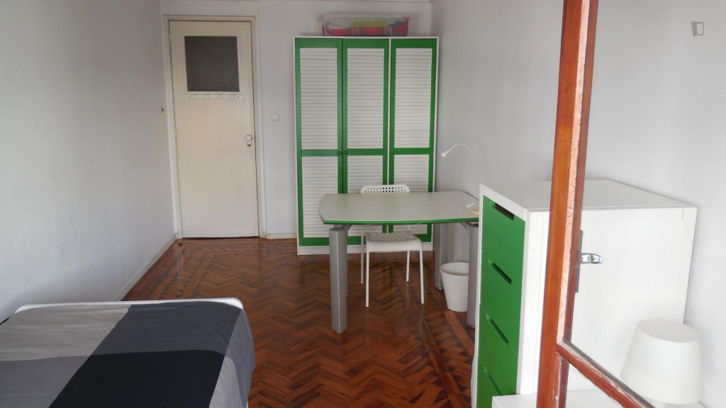 Cool single bedroom near Instituto Superior Técnico - Lisbonne - chambre - ImmoJeune