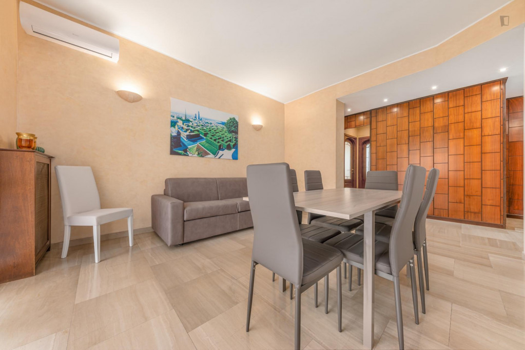 5-bedroom apartment, with outdoor area