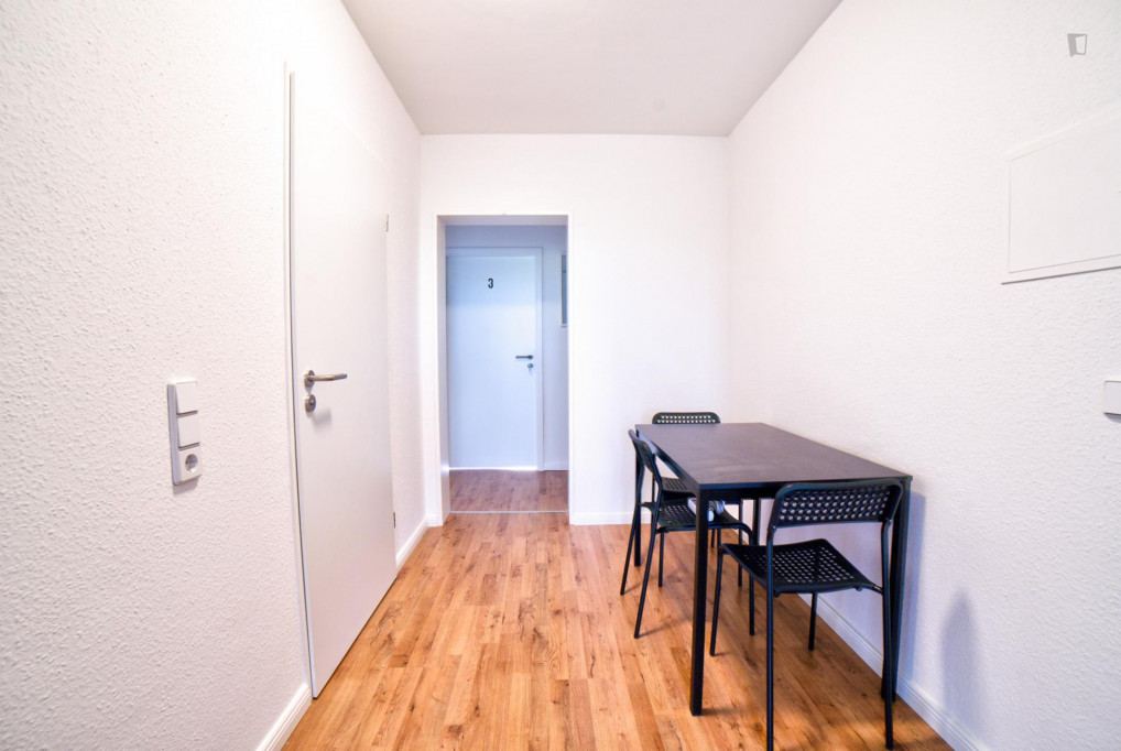 Cool single bedroom in a 3-bedroom apartment near Elbruchstraße transport station