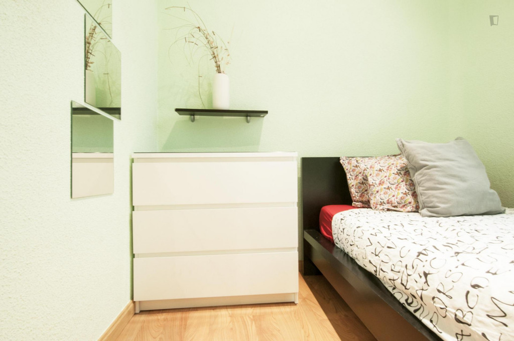 Interesting 3-bedroom apartment in historic La Latina