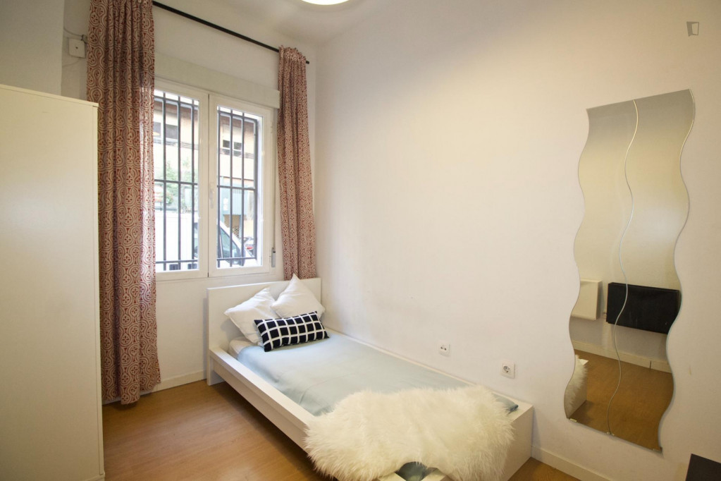 Single bedroom in a 2-bedroom flat in Gaztambide - Madrid - chambre - ImmoJeune