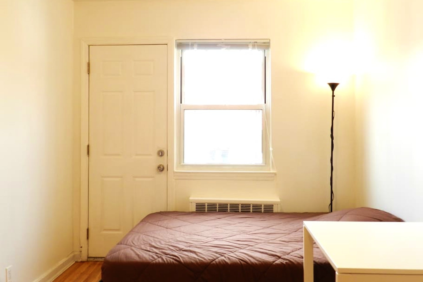 Modern Renovated Apt. w/ Workspace