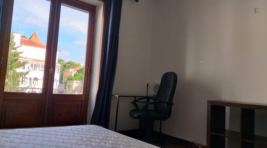 Nice single bedroom with balcony close to ISMT - Coimbra - chambre - ImmoJeune