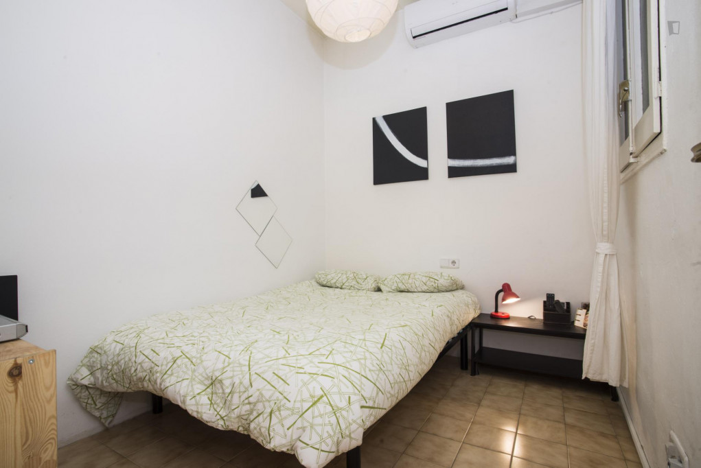 double bedroom in Esquerra de L'Eixample close Rocafort tube - Barcelone - chambre - ImmoJeune