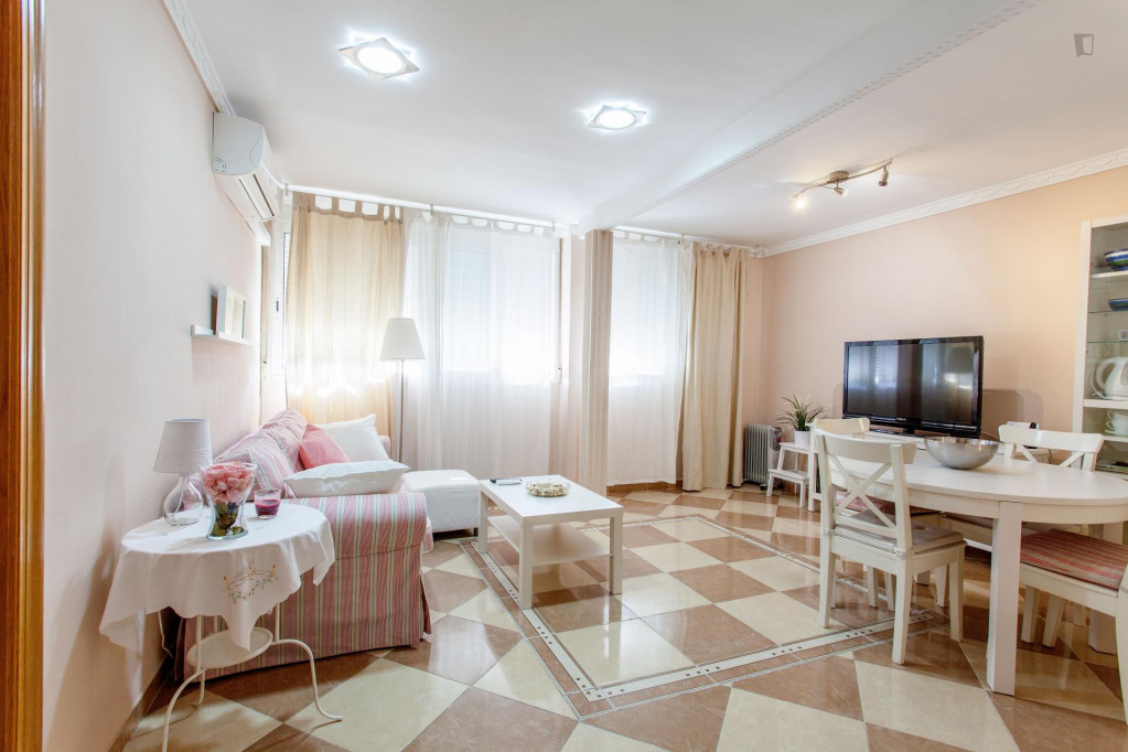 Charming accommodation a few moments from Iglesia Bautista El Salvador - Valence - chambre - ImmoJeune