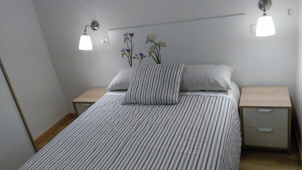 2-Bedroom apartment near Lucero metro station - Madrid - chambre - ImmoJeune