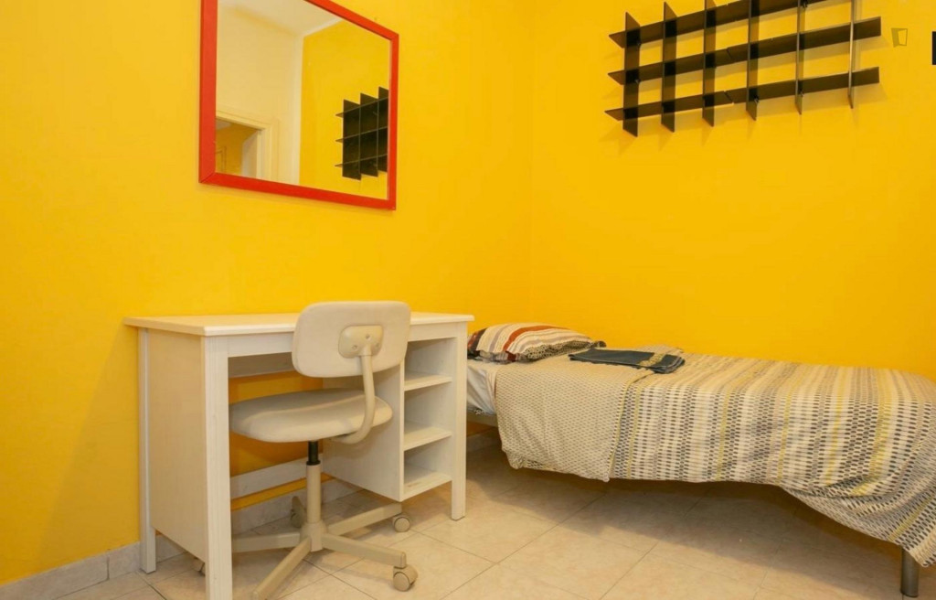 Nice single bedroom well connected to Navigli area - Milan - chambre - ImmoJeune