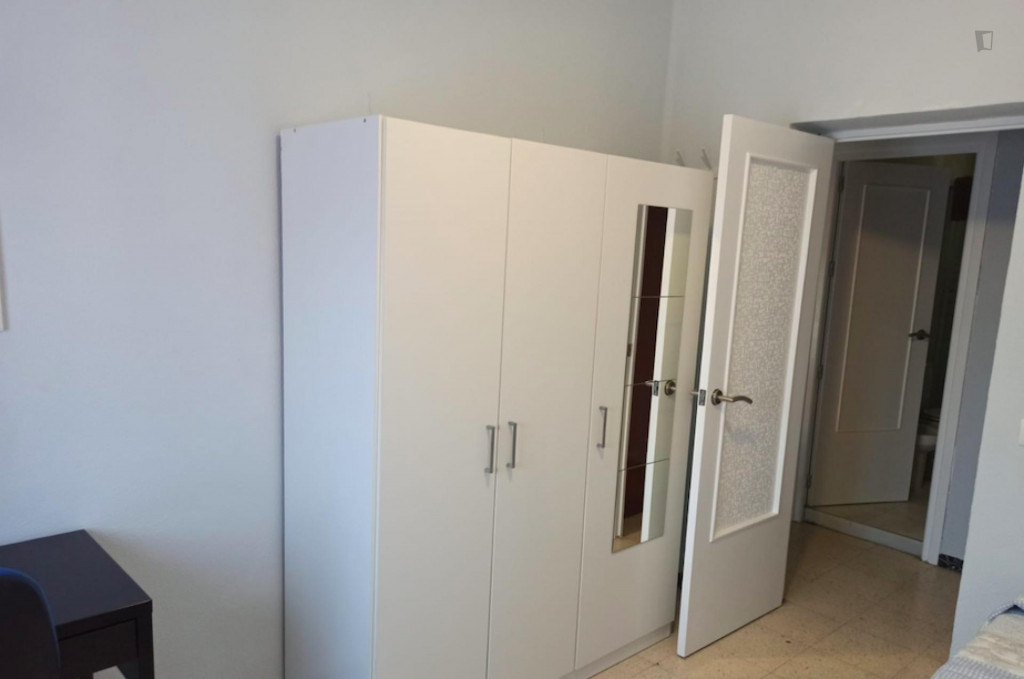 Single nice room with everything you need - Séville - chambre - ImmoJeune