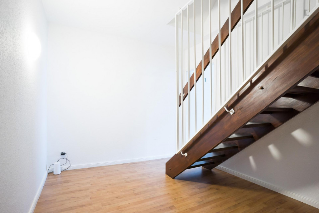 Spacious single bedroom with a balcony, in Wersten