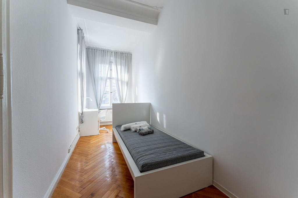 Light single bedroom in Prenzlauer Berg - Berlin - chambre - ImmoJeune