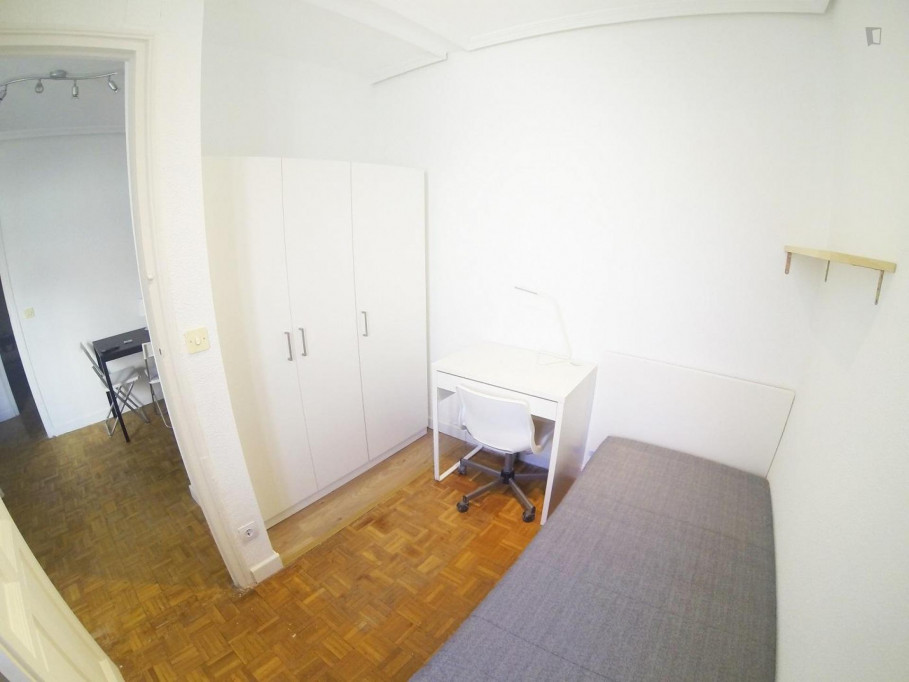 Single bedroom in nice apartment in awesome Salamanca - Madrid - chambre - ImmoJeune