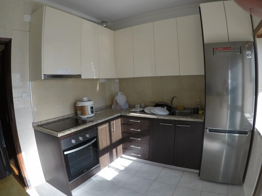 Pleasant double bedroom near Universidade Católica Portuguesa
