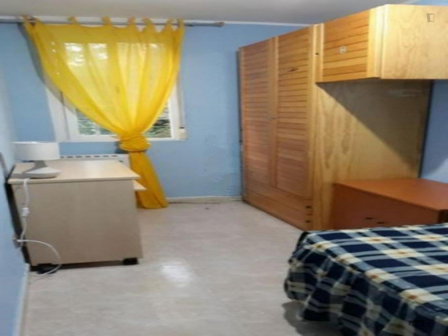 Single bedroom in the Hellín neighbourhood of the San Blas district - Madrid - chambre - ImmoJeune