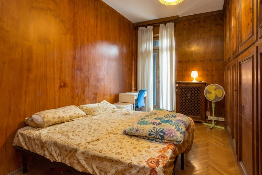 Bright double bedroom close to Romolo metro station - Milan - chambre - ImmoJeune