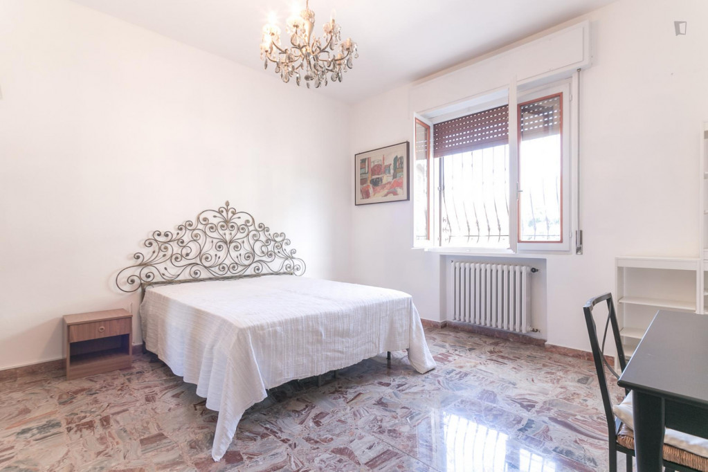 Classic double bedroom near Politecnico di Milano - Campus Bovisa - Milan - chambre - ImmoJeune