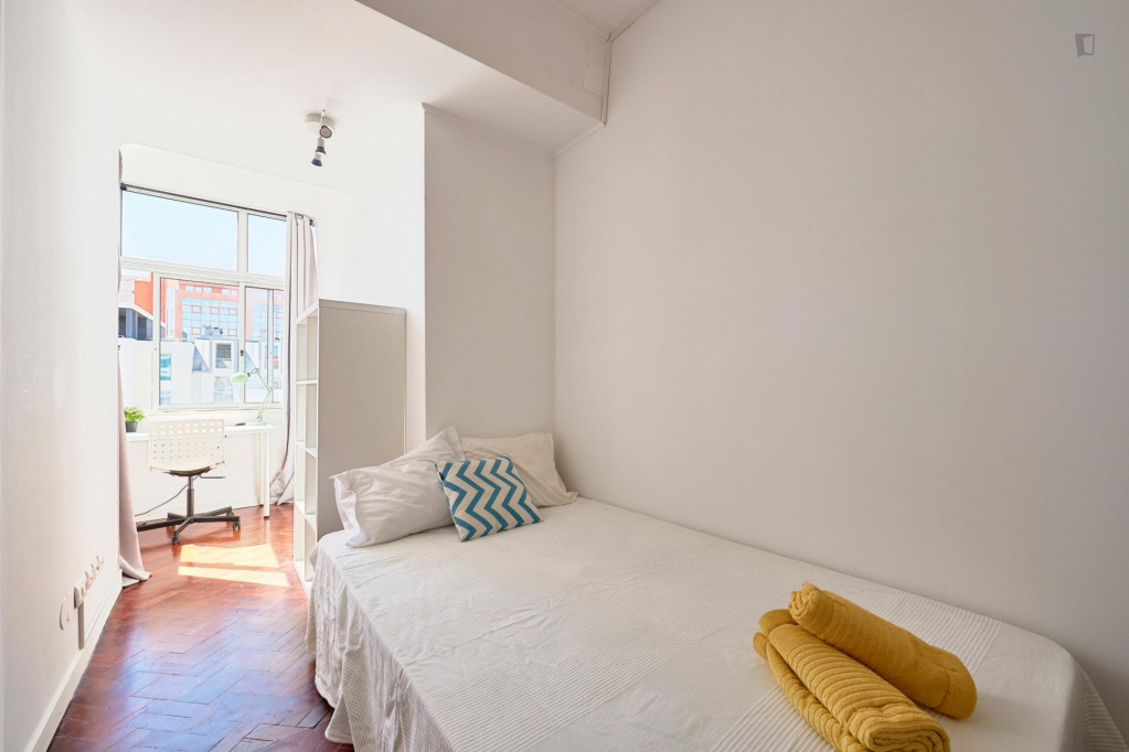 Good bedroom near Fundação Calouste Gulbenkian - Lisbonne - chambre - ImmoJeune