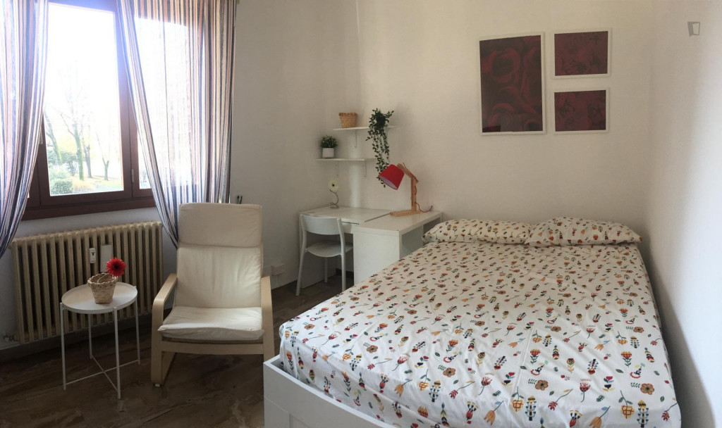 Comfortable double bedroom near the Lambrate FS metro - Milan - chambre - ImmoJeune