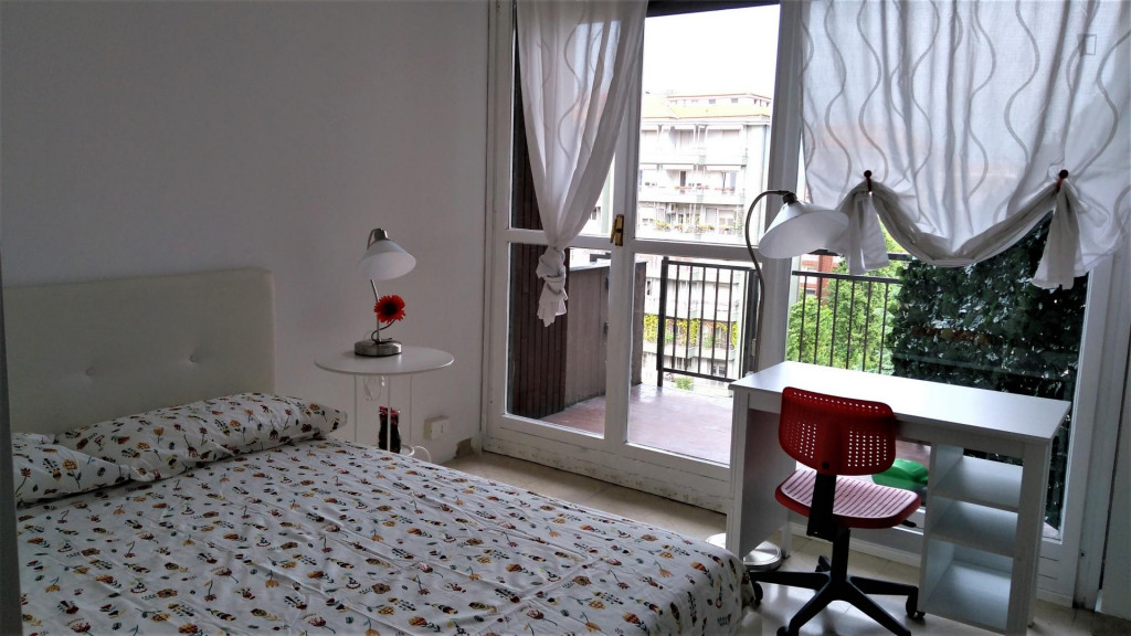Homely double bedroom in Lorenteggio - Milan - chambre - ImmoJeune
