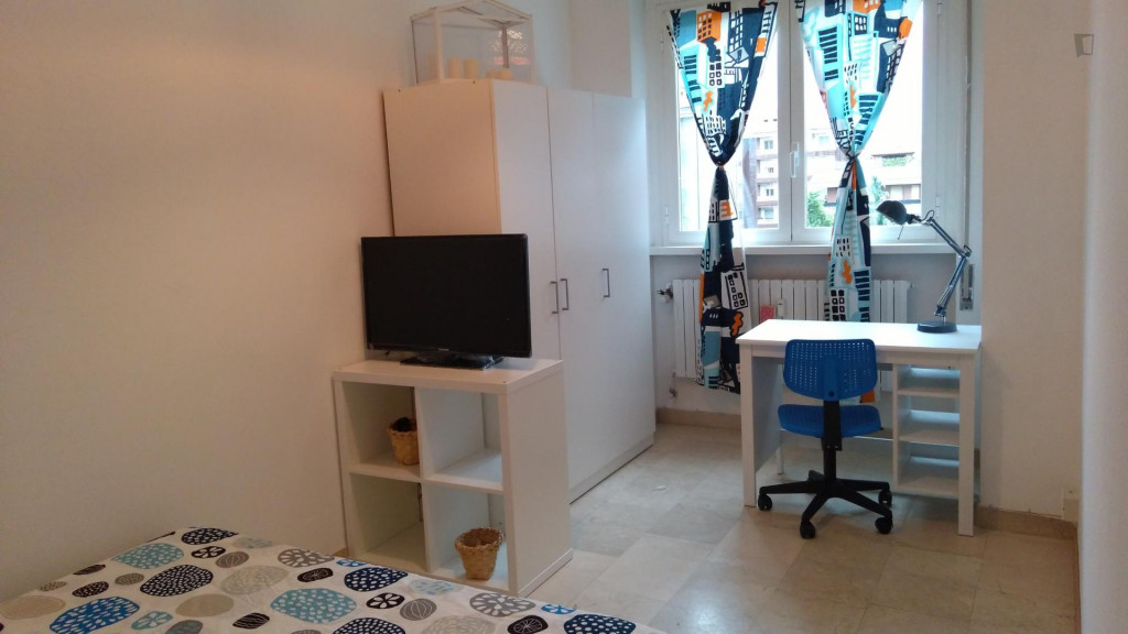 Graceful double bedroom in residential Lorenteggio - Milan - chambre - ImmoJeune