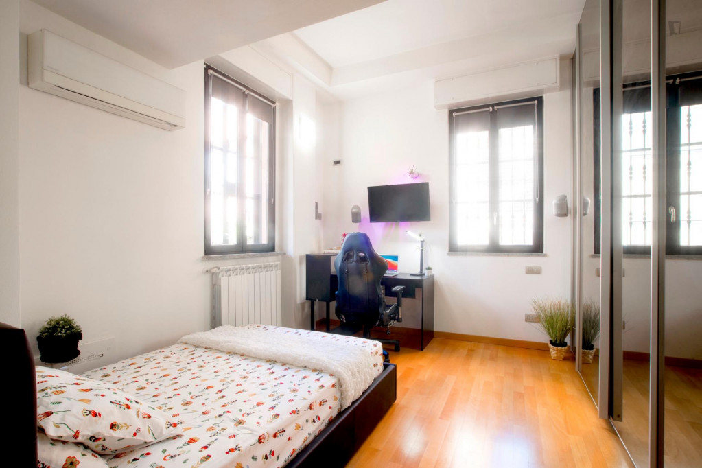 Luminous double bedroom near the Pasteur metro - Milan - chambre - ImmoJeune