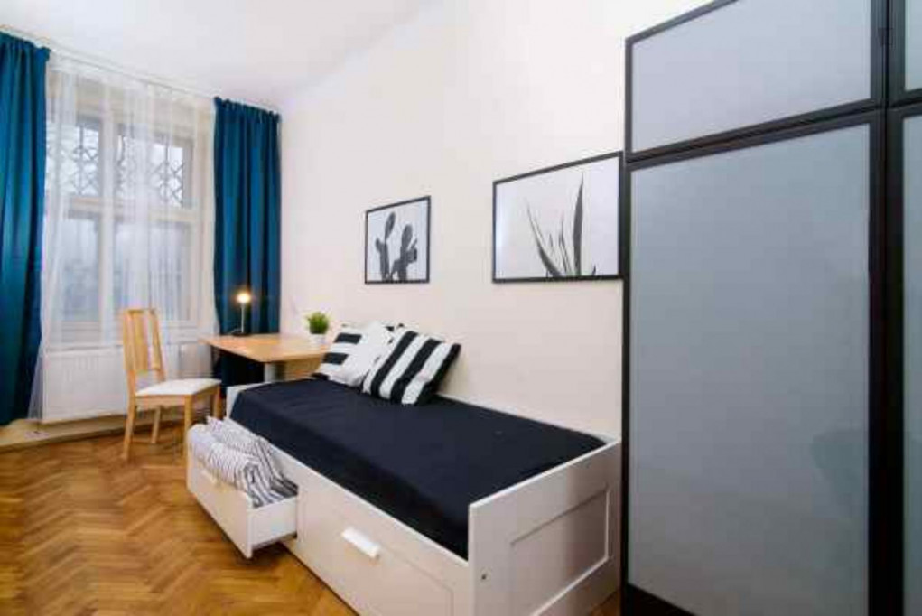 Tasteful twin bedroom in the Holešovice district - Prague - chambre - ImmoJeune