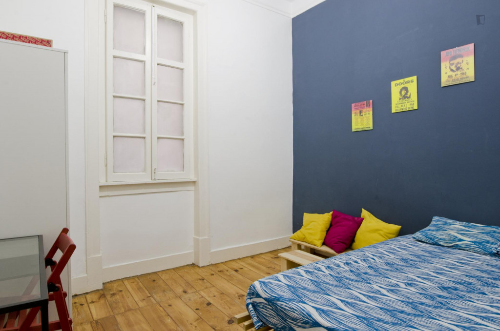Comfy double bedroom near Alameda Dom Afonso Henriques - Lisbonne - chambre - ImmoJeune