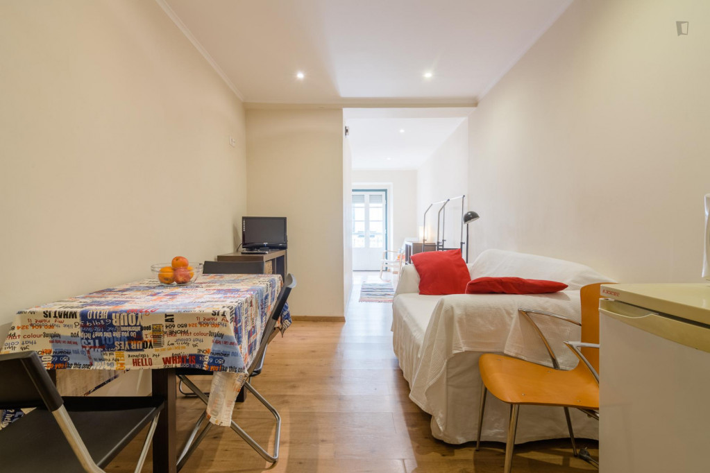 Fresh and welcoming 1-bedroom apartment near Santos train station - Lisbonne - chambre - ImmoJeune